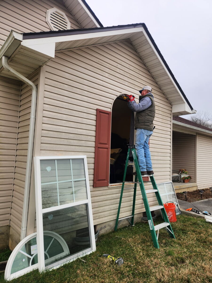 Quality vinyl window installation in Tennessee home